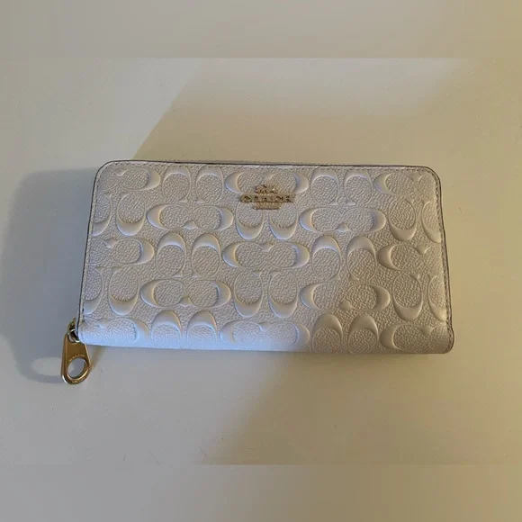 Coach Cream Embossed Wallet - Picture 2 of 8
